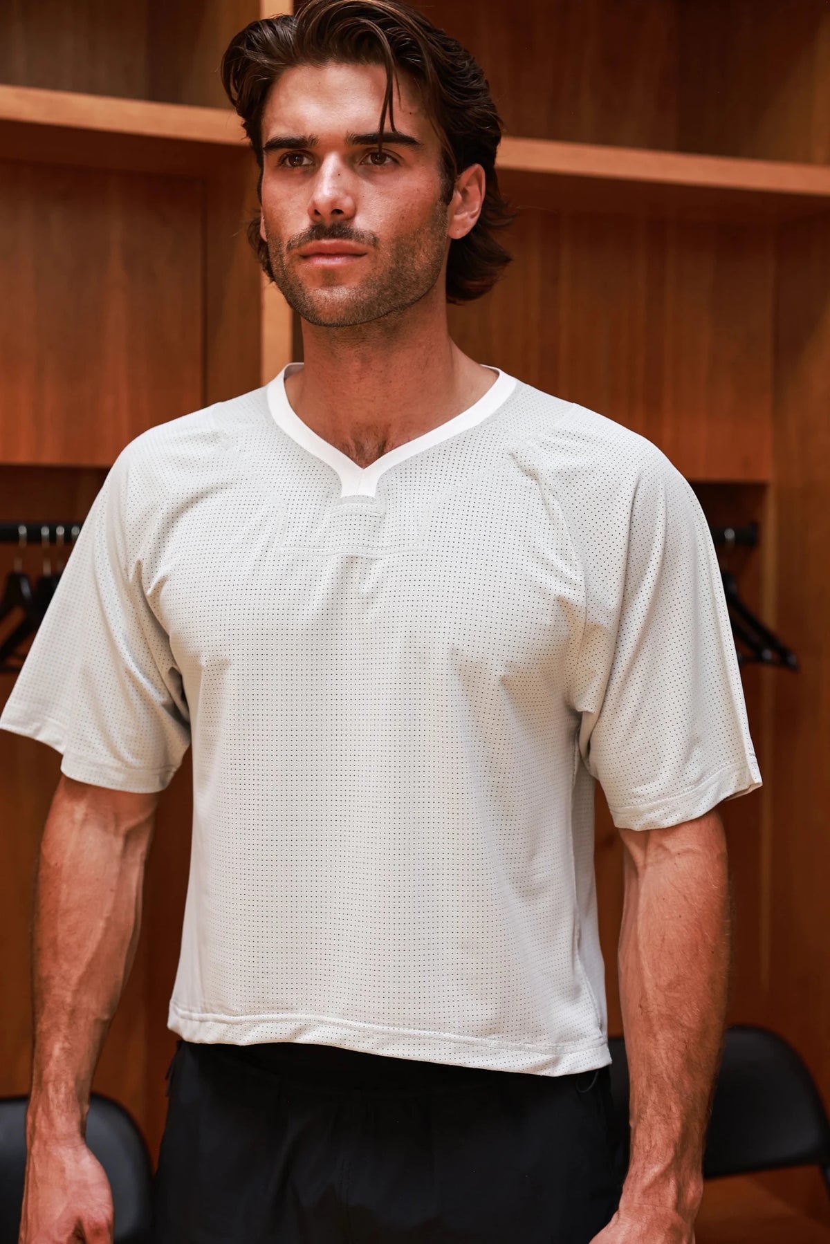 PODIO Bone Boxy Semi-Cropped Training Tee, front view showing relaxed fit and cropped length, soft fabric and casual style.