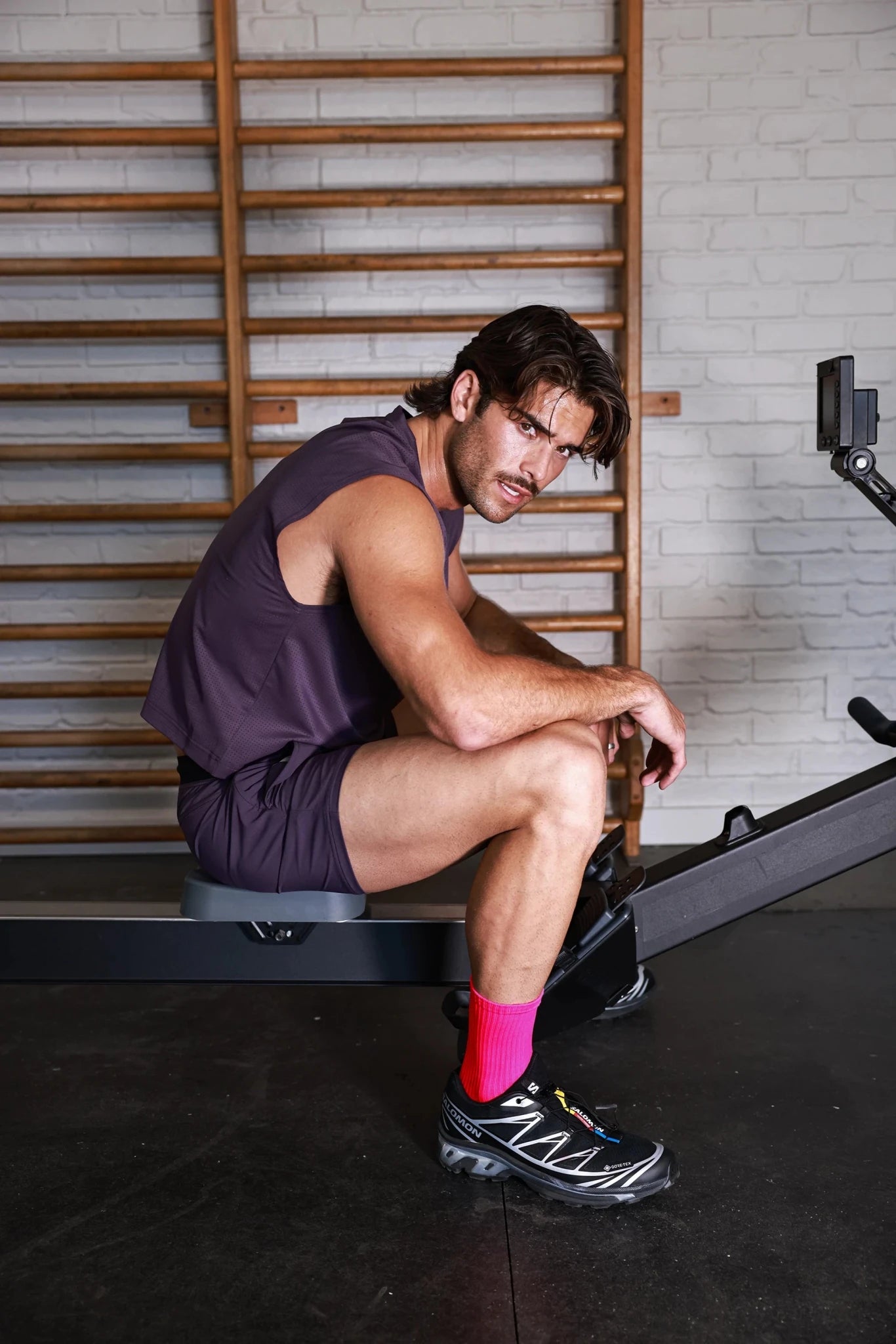 PODIO Flash Athletic Socks in black with white accents, designed for sports and active wear, featuring cushioned ankle support.